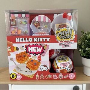 Miniverse Hello Kitty Set of 12 and Display Case